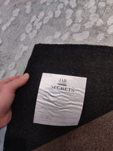 Afbeelding in Gallery-weergave laden, Tapijt Jab Secrets Lake
