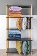 Afbeelding in Gallery-weergave laden, Present Time Kussen Tender Velvet beschikbaar in verschillende kleuren
