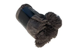 Afbeelding in Gallery-weergave laden, J-Line Plaid Pompom
