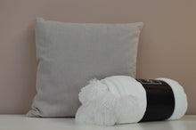 Afbeelding in Gallery-weergave laden, J-Line Plaid Pompom
